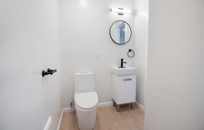 Studio, 1 bath, 214 sqft, $1,350, Unit 115