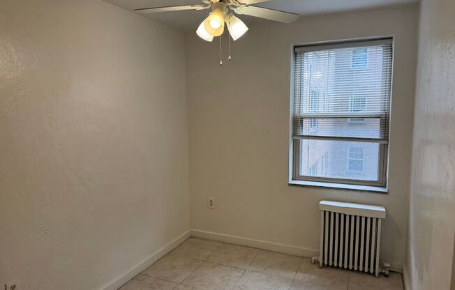 3 beds, 1 bath, 800 sqft, $2,195, Unit 316B
