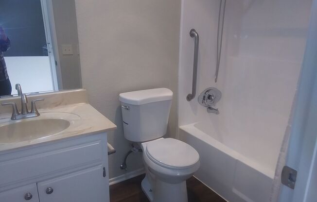 2 beds, 2 baths, 799 sqft, $2,050, Unit 105