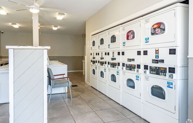 2 beds, 2 baths, 1,150 sqft, $1,199, Unit 2b-214