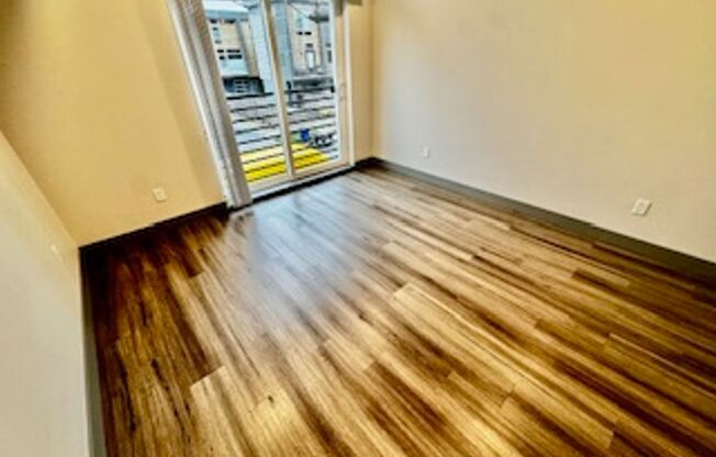 Studio, 1 bath, 322 sqft, $1,290, Unit 410