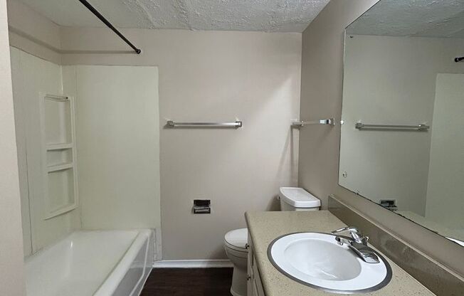 2 beds, 1 bath, 1,000 sqft, $960, Unit #2