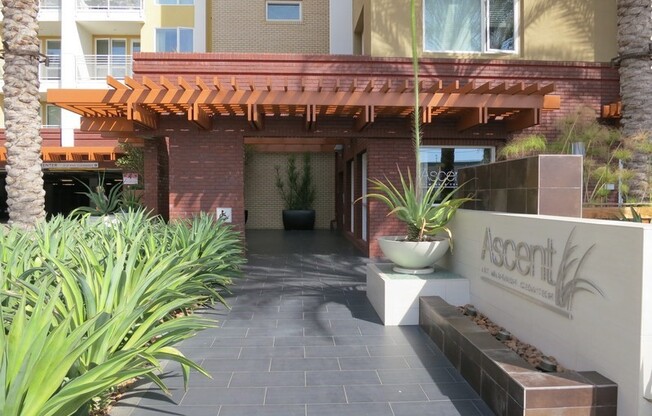 1 bed, 1 bath, 740 sqft, $2,900, Unit 326
