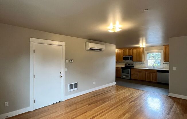 2 beds, 1 bath, $1,895