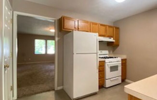 2 beds, 1.5 baths, $1,095