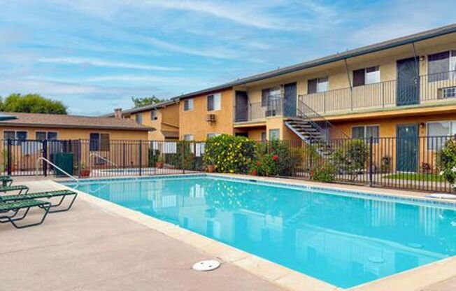 2 beds, 1 bath, 925 sqft, $2,100, Unit 430-J
