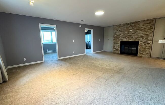 Bright & Beautiful 4-bed, 2-bath Home in South Boulder - Available Now!