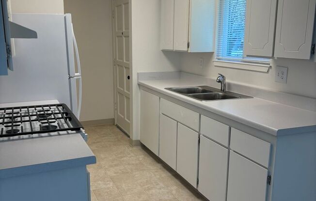 Clean 2 bedroom 1 bath