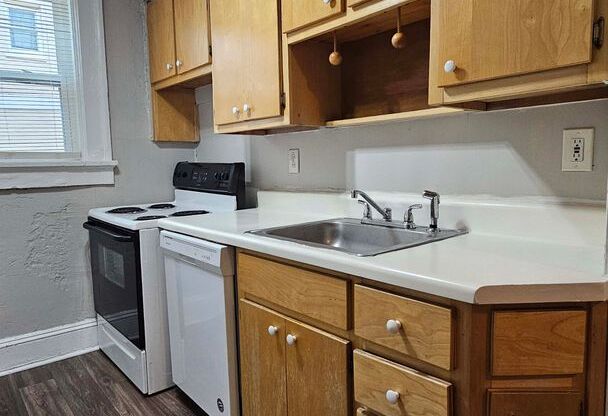 1 bed, 1 bath, 850 sqft, $1,099, Unit 11