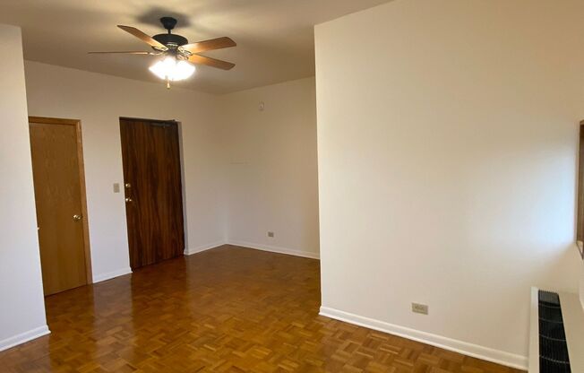 Studio, 1 bath, 300 sqft, $1,365, Unit 620-310