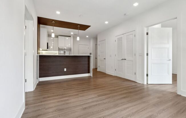 2 beds, 2 baths, 984 sqft, $2,850, Unit 203