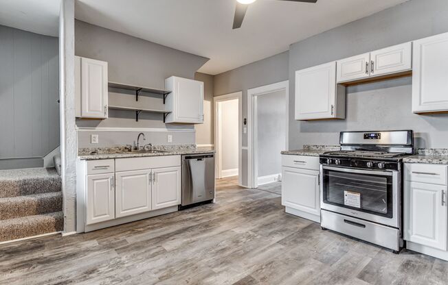 2 Bedroom/1 Bath in Carrick - Available JULY!