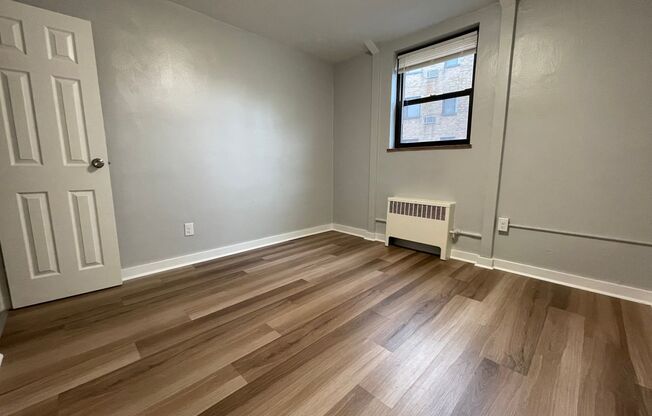 1 bed, 1 bath, 450 sqft, $1,549, Unit 5326 Fifth Ave. #02