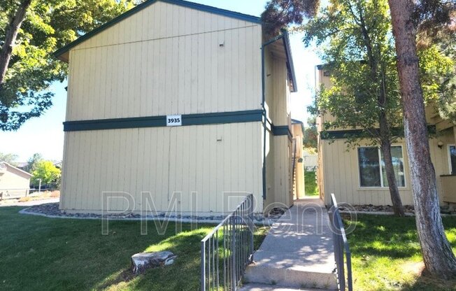 3935 CLEAR ACRE LN