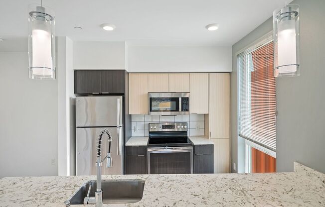 1 bed, 1 bath, 653 sqft, $1,950, Unit 302