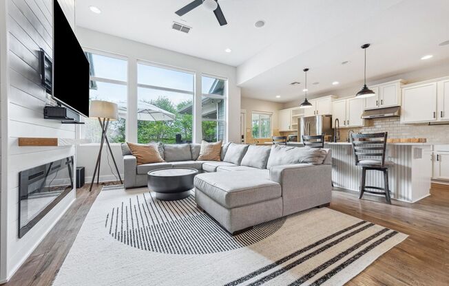 Stunning 4-Bedroom Home with Office in North Austin – Available now!