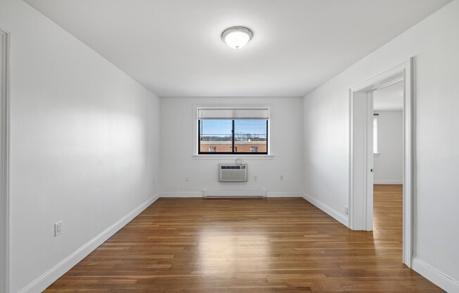 2 beds, 2 baths, 847 sqft, $2,650, Unit 5