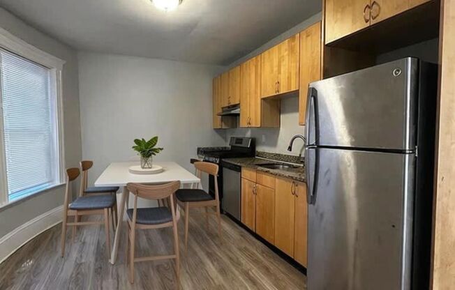 2 beds, 1 bath, 800 sqft, $2,125, Unit 12-1F