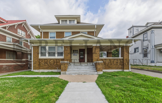 3422 E DOUGLAS 4