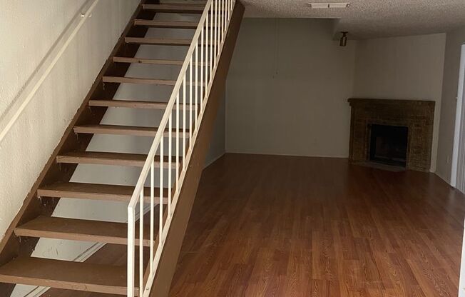 Spacious 2 Bed, 2.5 Bath Townhome – Prime Location off Airline & Holly