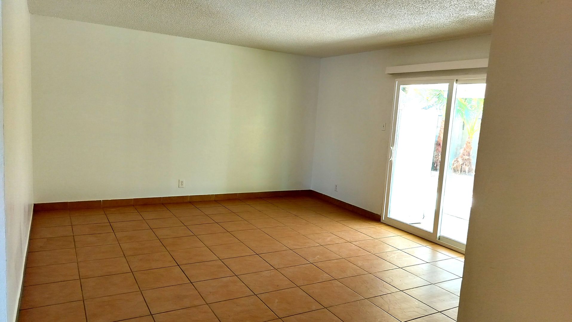 5821 EUGENE AVE