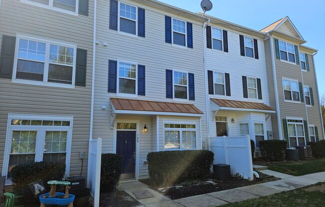 Great 3br 2.5ba N Raleigh Townhome in Bedford! Avail Now!