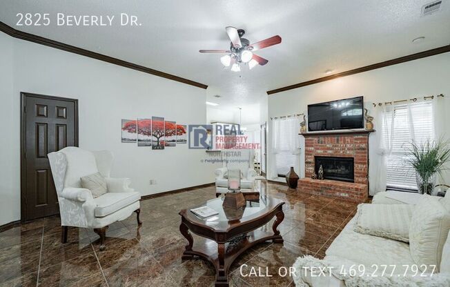 2825 BEVERLY DR