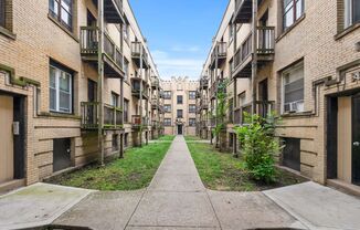 1 bed, 1 bath, 470 sqft, $1,225, Unit 4234 1/2 -  1W