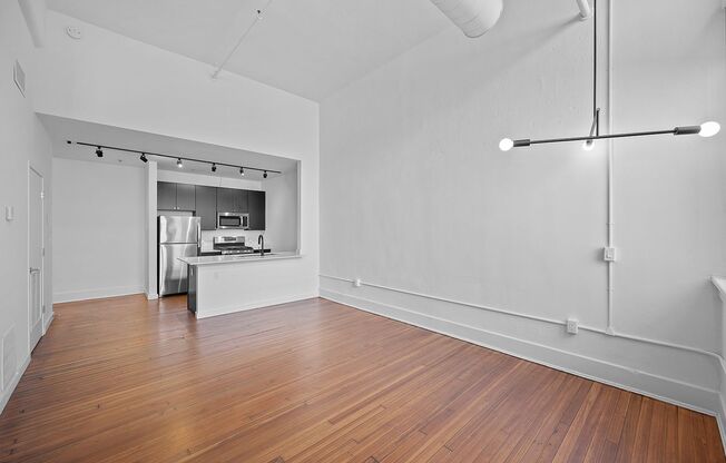 1 bed, 1 bath, 735 sqft, $1,816, Unit 100-514