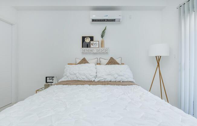 2 beds, 2 baths, 1,175 sqft, $2,315