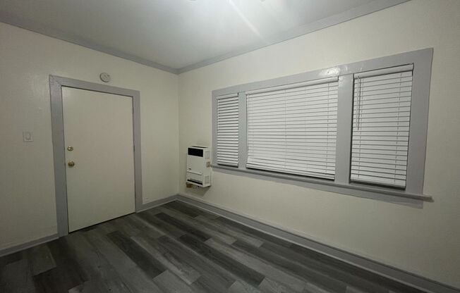Studio, 1 bath, 326 sqft, $1,325, Unit 05