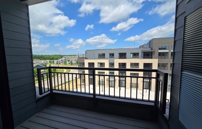 2 beds, 2 baths, 1,140 sqft, $2,110, Unit 8421-238