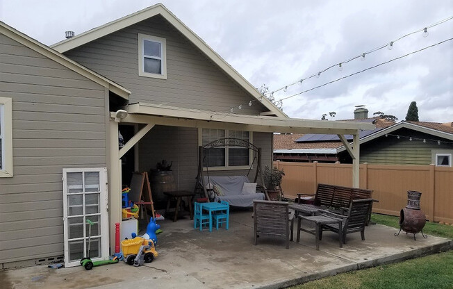 3 beds, 2 baths, $4,300