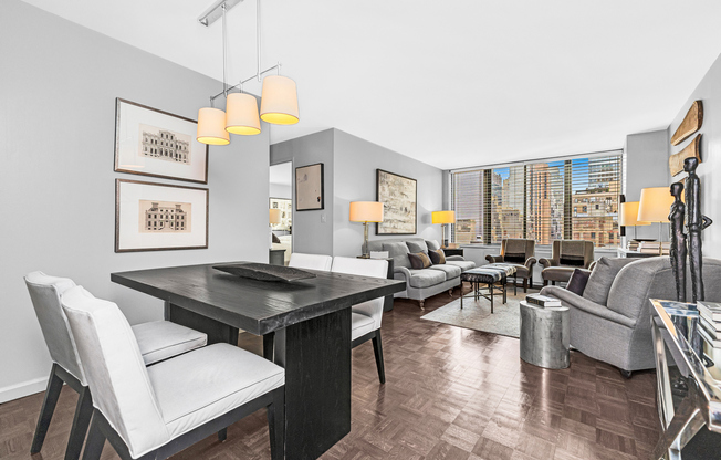 2 beds, 1,000 sqft, $7,000, Unit 19C