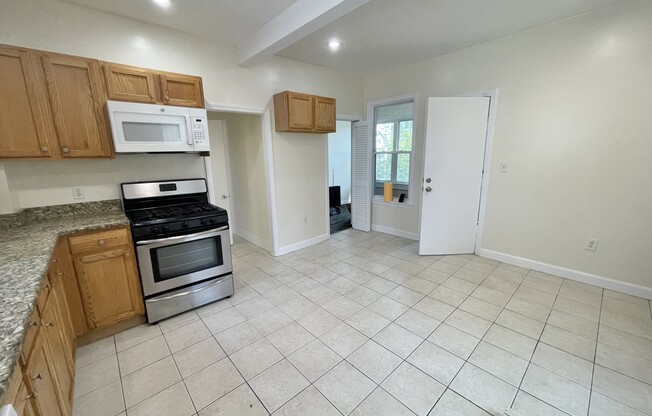 182 PROCTOR AVE