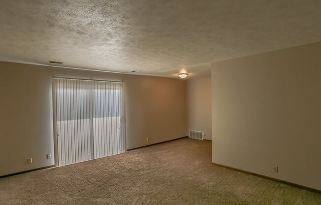 Maple Ridge Apartments | 1 Bedroom | Living Room