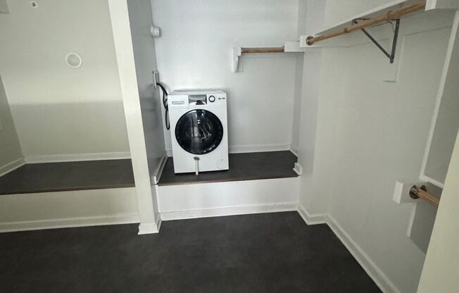 1 bed, 1 bath, 288 sqft, $875, Unit 223