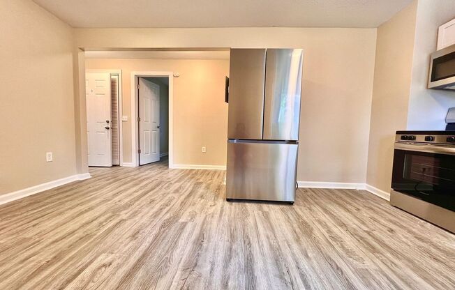 1 bed, 1 bath, $995, Unit APT 5