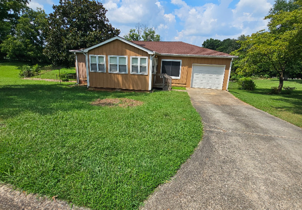 2049 NANCY CIR SE
