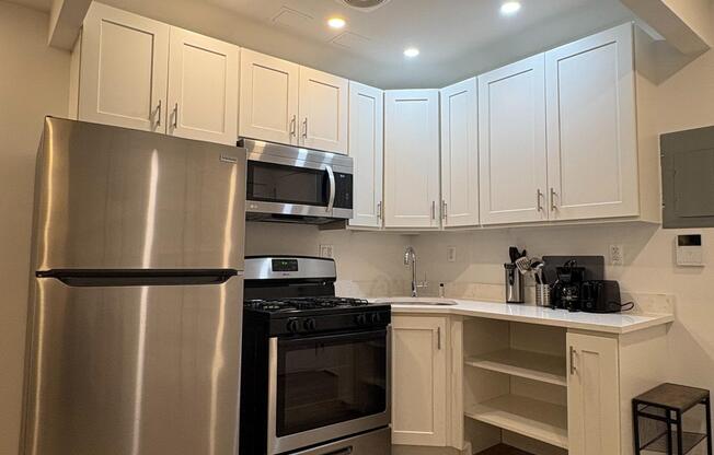 Studio, 1 bath, $3,895, Unit 11J