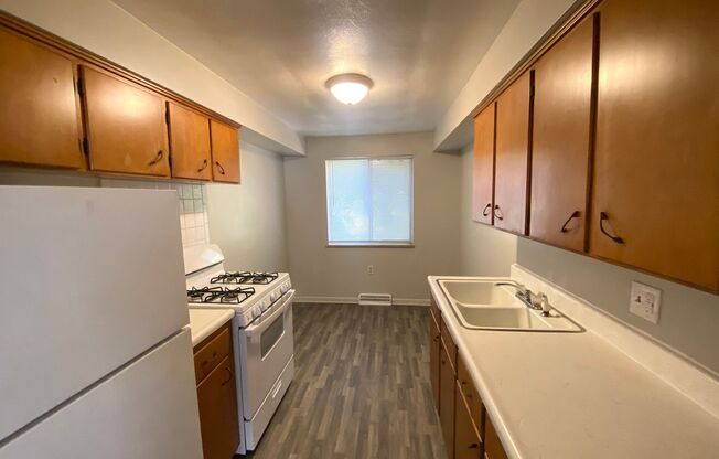 2 beds, 1 bath, 600 sqft, $750, Unit Unit 3