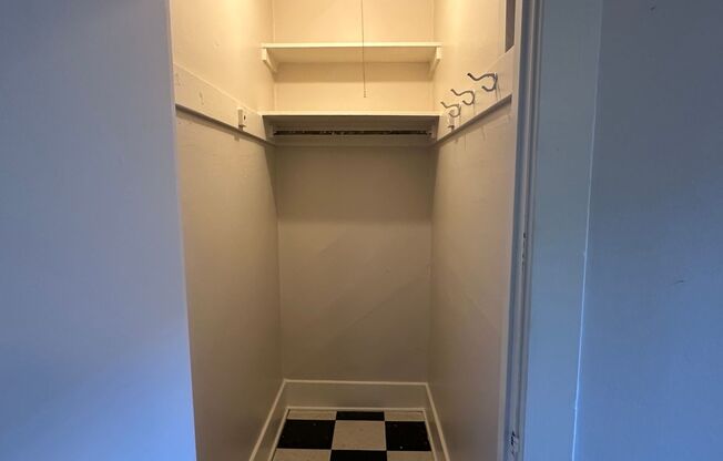1 bed, 1 bath, 570 sqft, $1,195, Unit 306