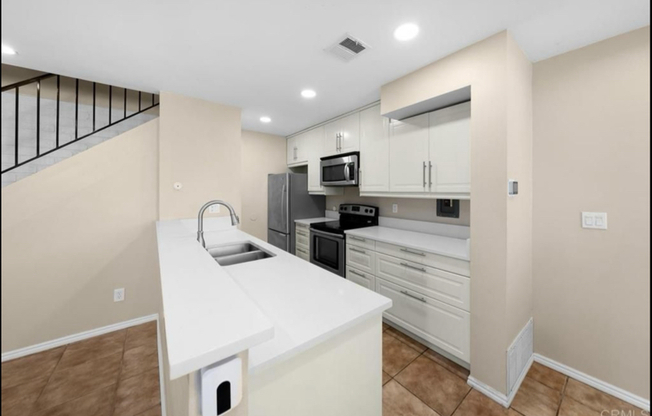 9856 BUENA VISTA AVE