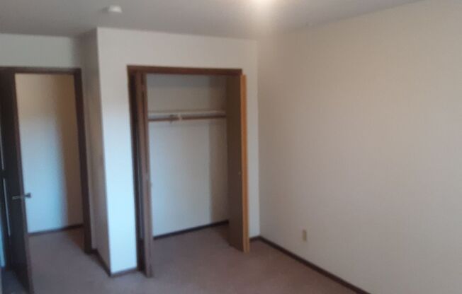 2 beds, 1 bath, 926 sqft, $925, Unit 206