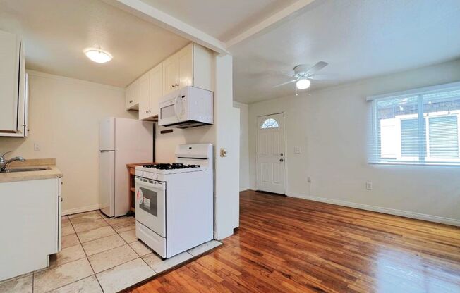 1 bed, 1 bath, $1,995, Unit 5046