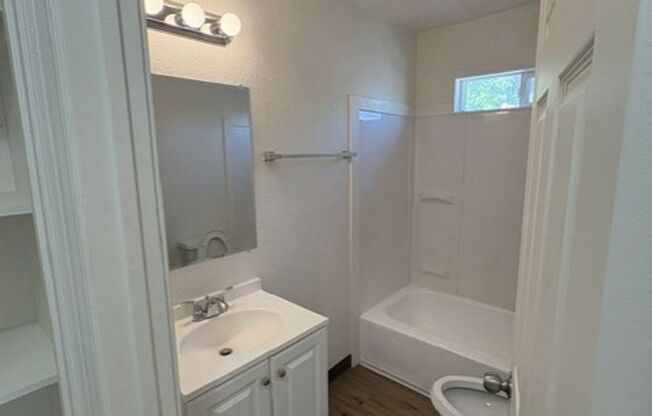 2 beds, 1 bath, 789 sqft, $1,150, Unit 2620-39