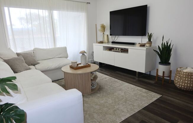 2 beds, 2 baths, 1,124 sqft, $2,600, Unit Bedroom 1