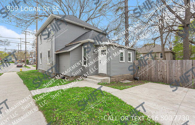 959 LOGAN ST SE
