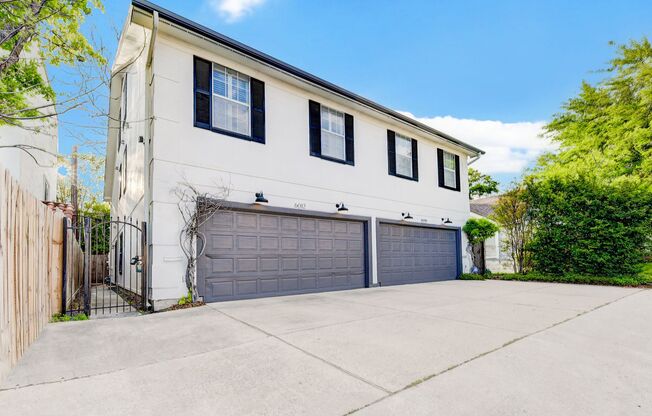 Chic Three-Story Home: Ideal Living Near Rice Village and More!