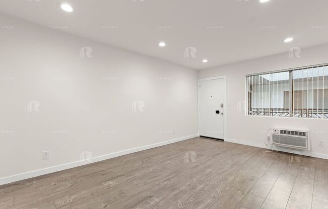 (Arely) 7259 Willoughby Avenue